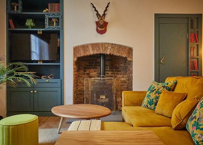 The Jungle Nook; Romantic Haven